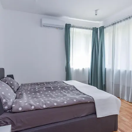 Apartment Smart & Modern 2-bdr Flat - Top Location In