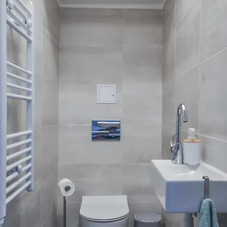 Apartment Smart & Modern 2-bdr Flat - Top Location In *